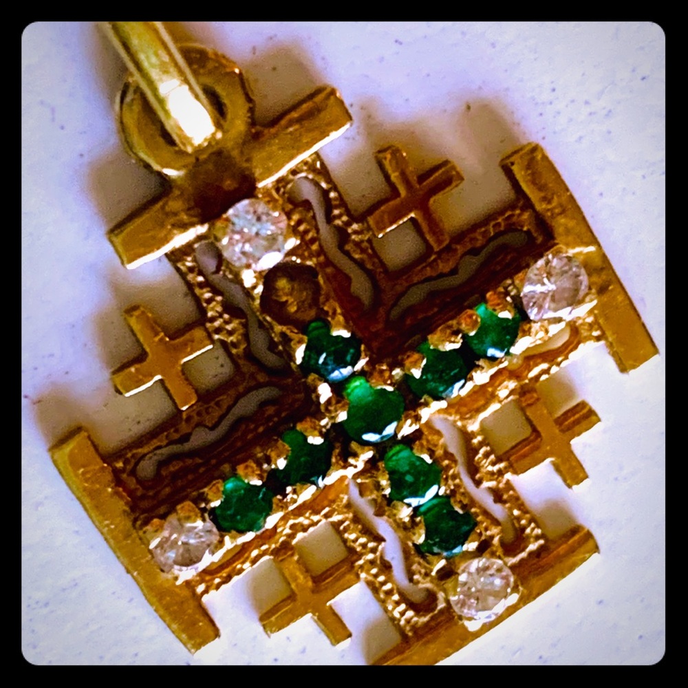 Jerusalem pendant 18k real diamonds and emeralds